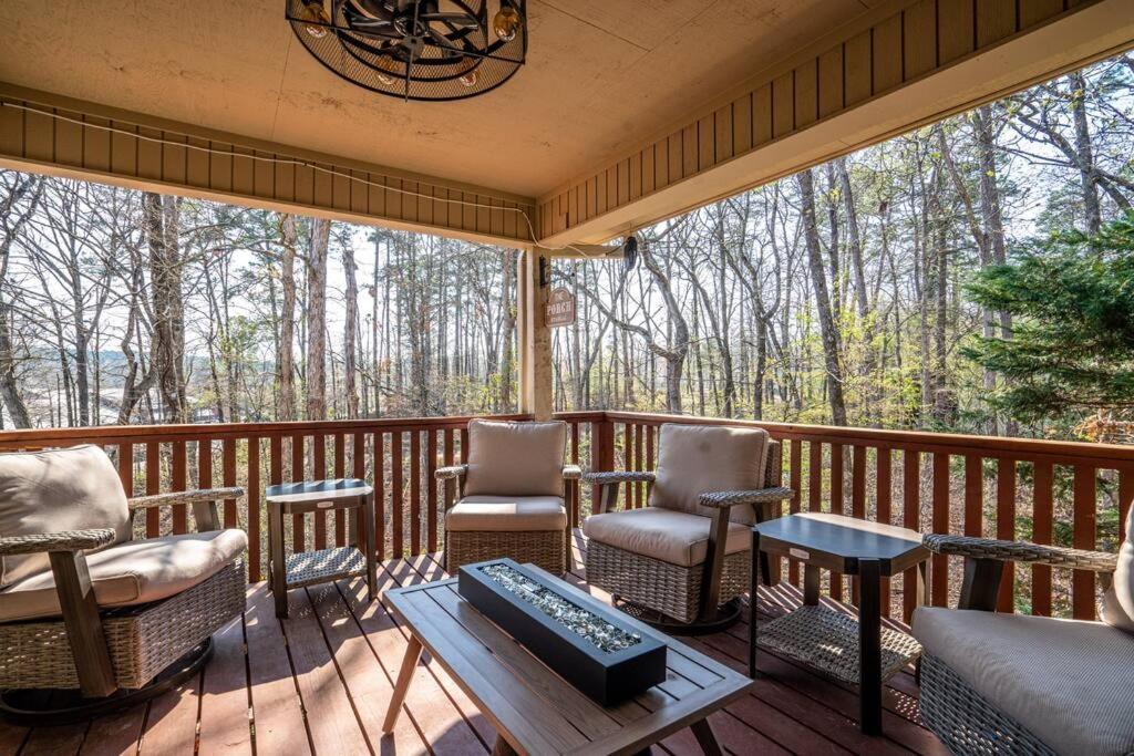 My Happy Place-Games, Lakeside, & Scenery Views Hot Springs Exterior photo
